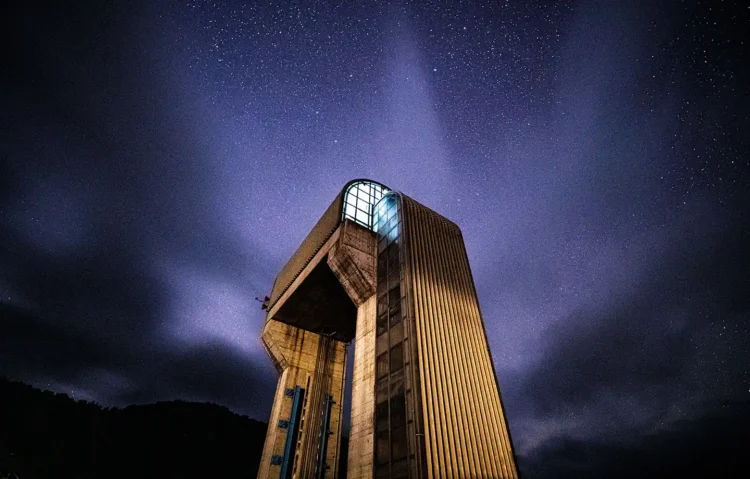 ならまたダムナイトツアー