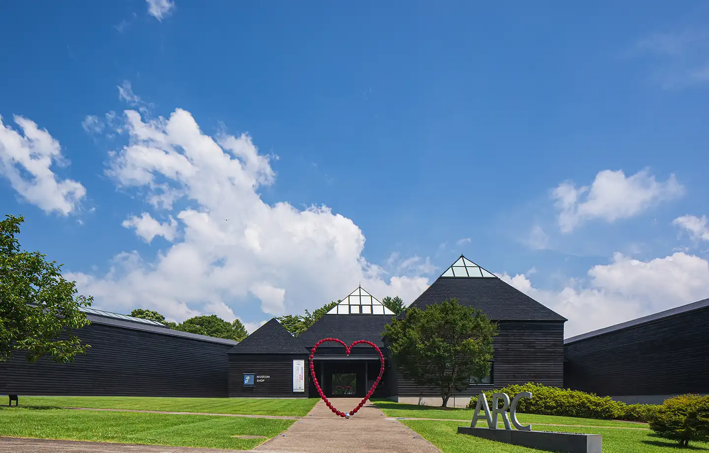 展覧会「トロイメライ」（原美術館ARC）