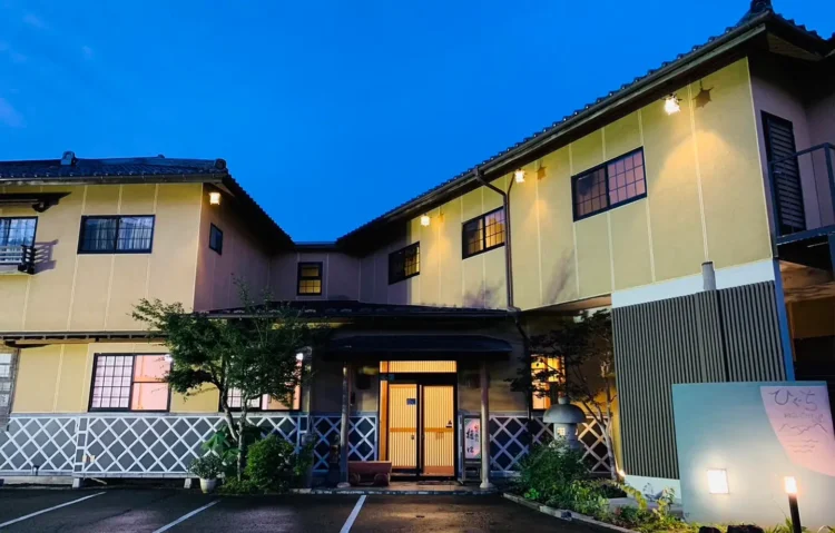 温泉リトリート【大人の冬休みプラン】スパークリングワイン＆HARADAのラスク付【夕食朝食お部屋食】　　温泉リトリート！【夕食部屋食】【スタンダードプラン】板前主人が作る四季の創作料理を堪能♪