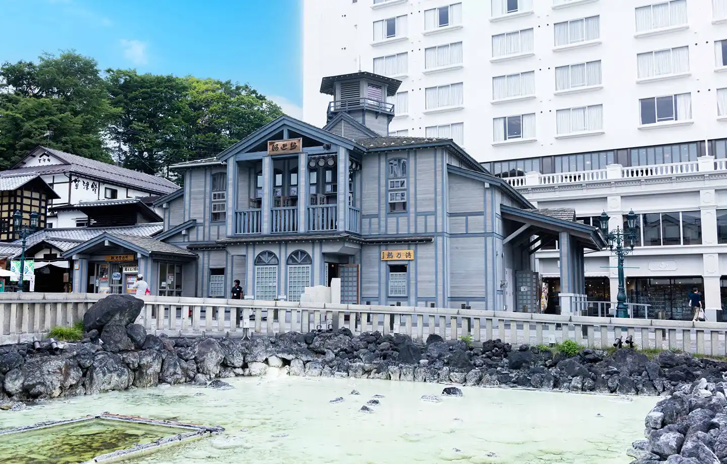【1泊朝食｜湯もみ＆大滝乃湯チケット付】湯畑徒歩0分の源泉かけ流し温泉でリトリートステイ