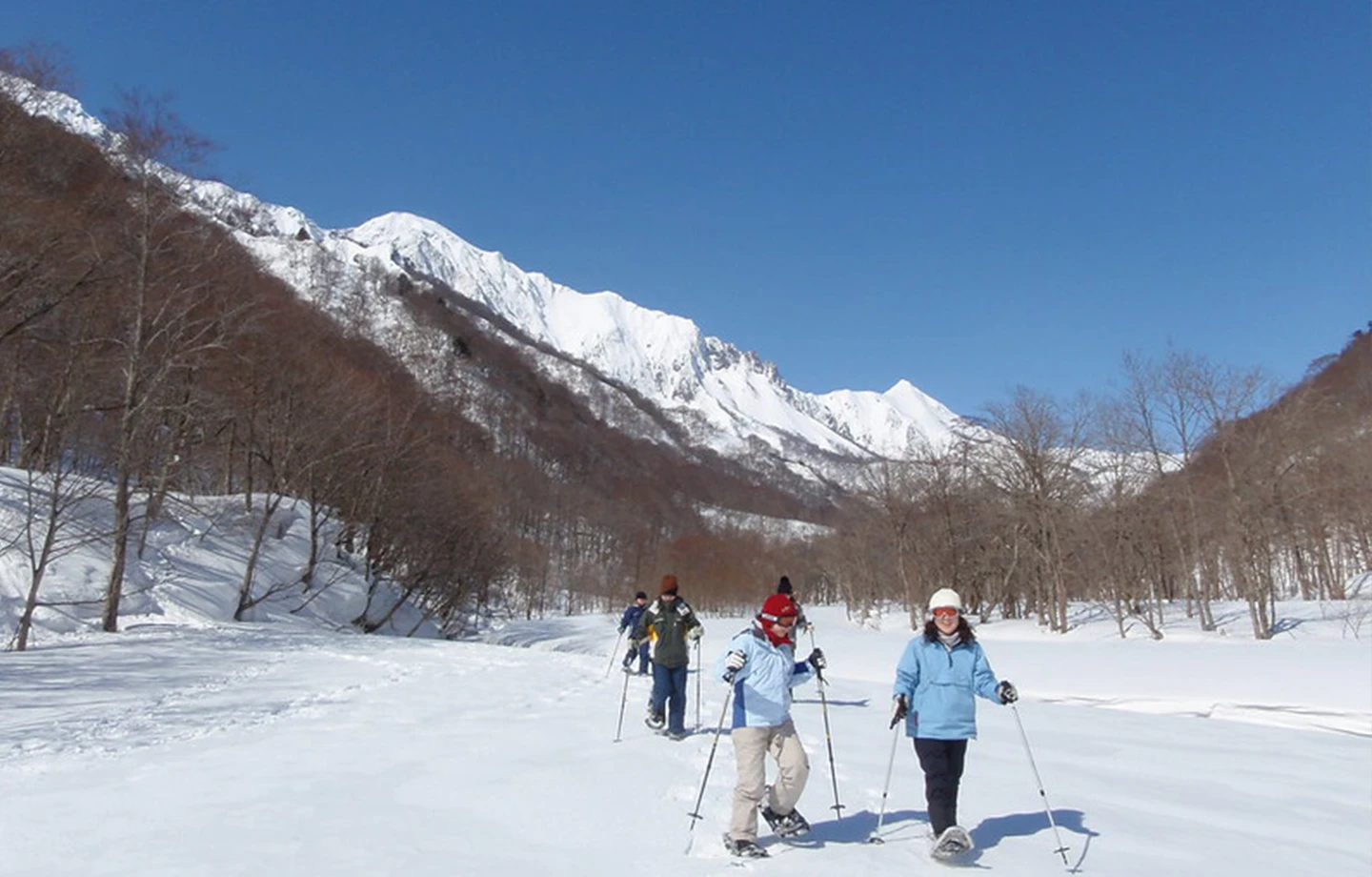 山岳ガイドと行く《谷川岳一ノ倉沢》スノーシュートレッキング