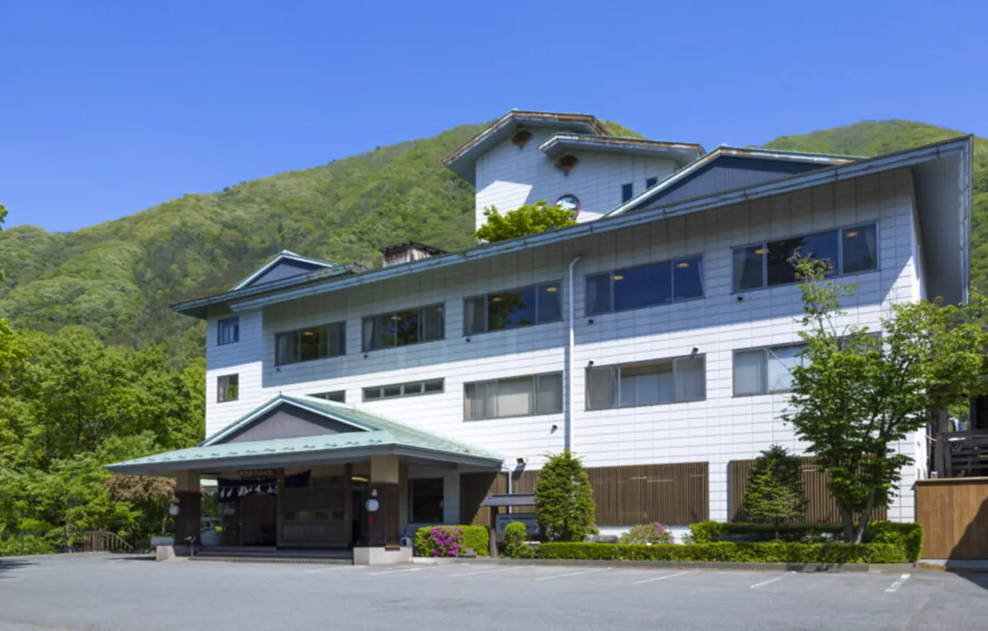 リトリートぐんま！あわしまDE里山リトリート【地場産牛・豚・鶏が楽しめる！山賊鍋会席】個室食事処確約＆貸切風呂3回無料　チェックアウト15：00