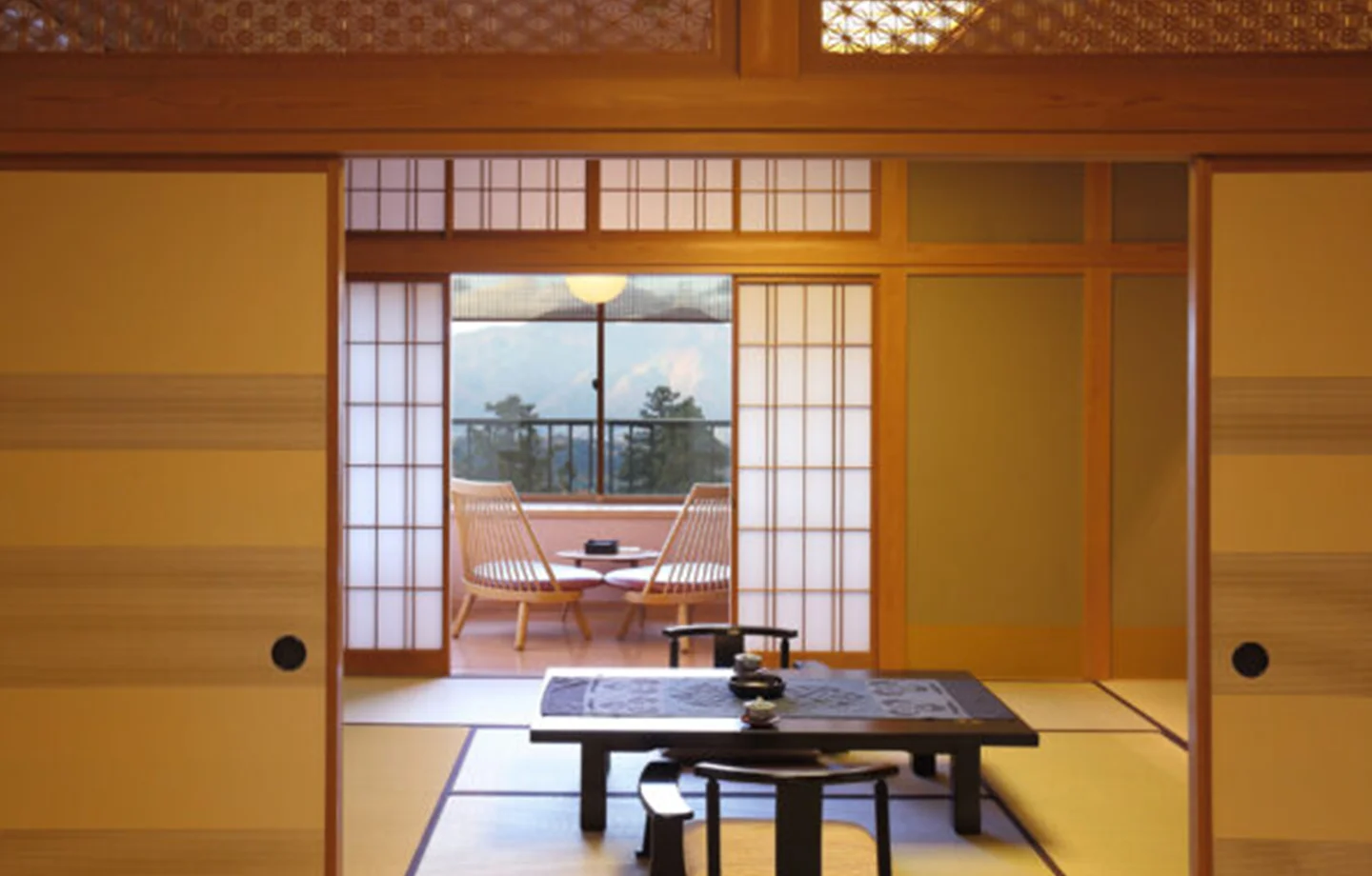 【至福の贅沢　和洋室ツインのお部屋で黄金の湯かけ流し】別館「鶴の居」で誰にも邪魔されない自分時間を過ごすリトリート